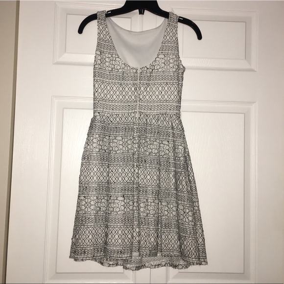 B. Darlin Dress - Picture 4 of 6